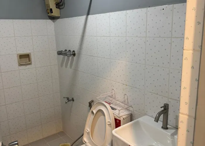 Greenhills Commercial Center 1-2br *